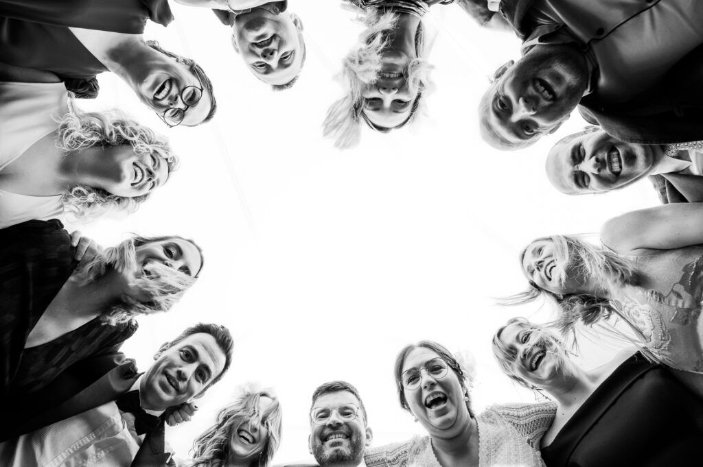 boda divertida amigos novios valencia