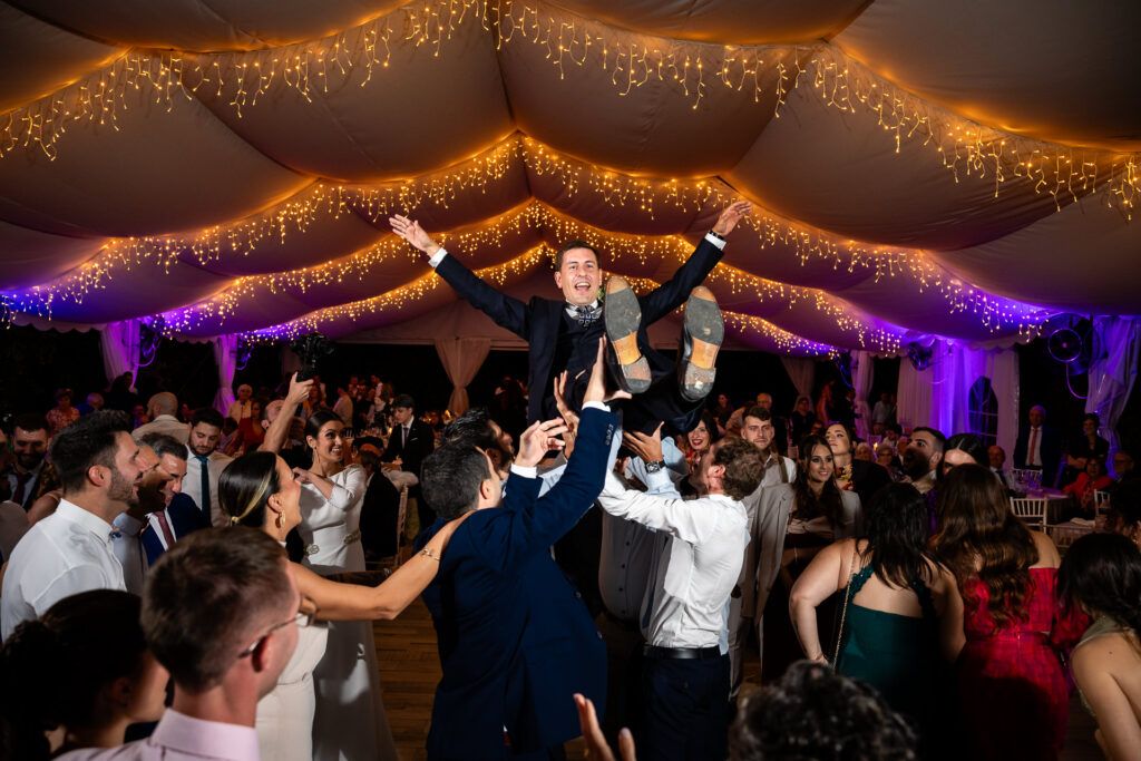 fotoperiodismo boda manteo novio fiesta