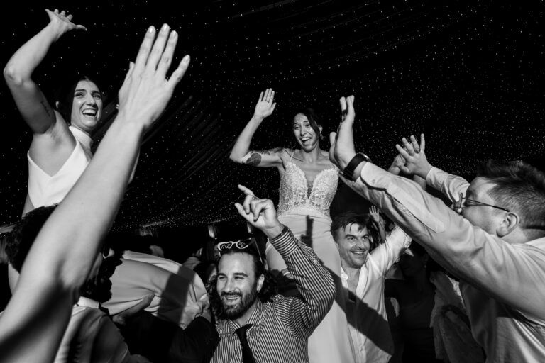 Mejores fotos documentales de boda 2024: un estilo diferente, atrevido y sin posados 7 boda documental natural atrevida