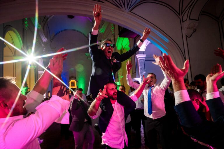 Mejores fotos documentales de boda 2024: un estilo diferente, atrevido y sin posados 28 boda espontanea momentos naturales