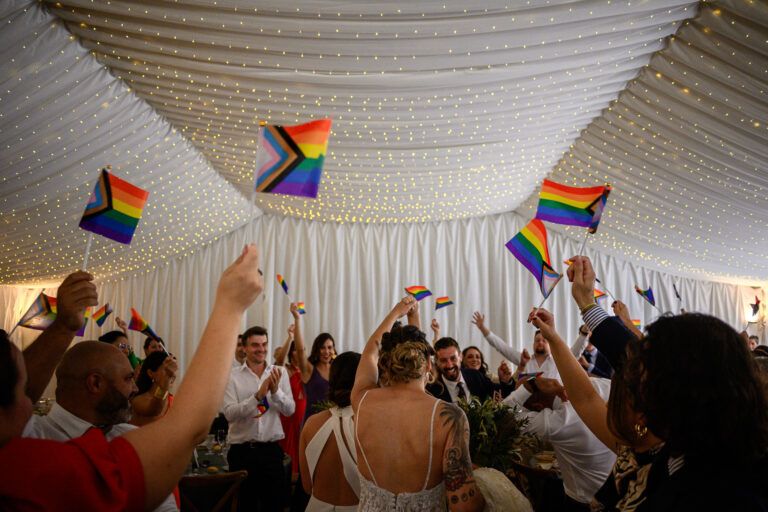 Mejores fotos documentales de boda 2024: un estilo diferente, atrevido y sin posados 13 Boda LGTBI