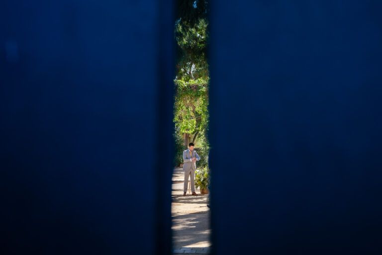 Mejores fotos documentales de boda 2024: un estilo diferente, atrevido y sin posados 12 fotografia creativa punto vista diferente boda