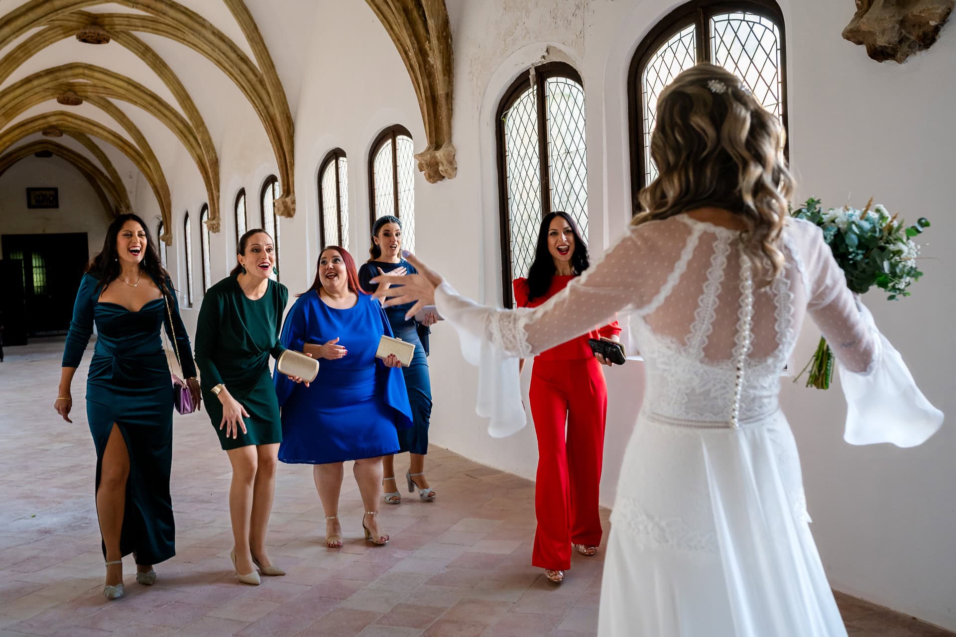 Mejores fotos documentales de boda 2024: un estilo diferente, atrevido y sin posados 47 recuerdos emotivos boda natural gandia